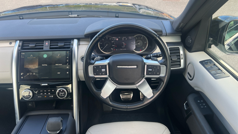 Land Rover Discovery 3.0 D300 R-Dynamic SE 5dr Auto Diesel Station Wagon